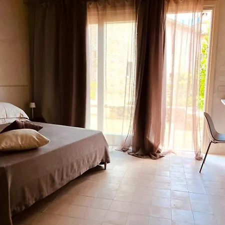 Unico Borgo Del 4*