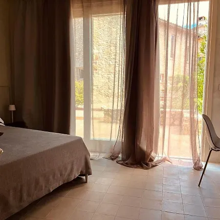 Borgo Del 4* Сан-Джемини