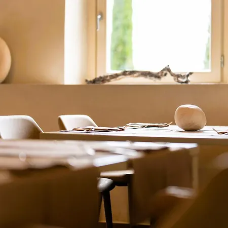 Hotel Unico Borgo Del 4*
